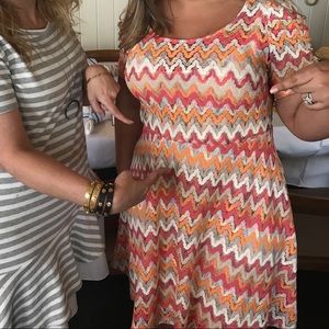 Short sleeve peach-pink patterned dress